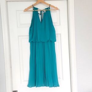 Bisou Bisou 4 - green dress